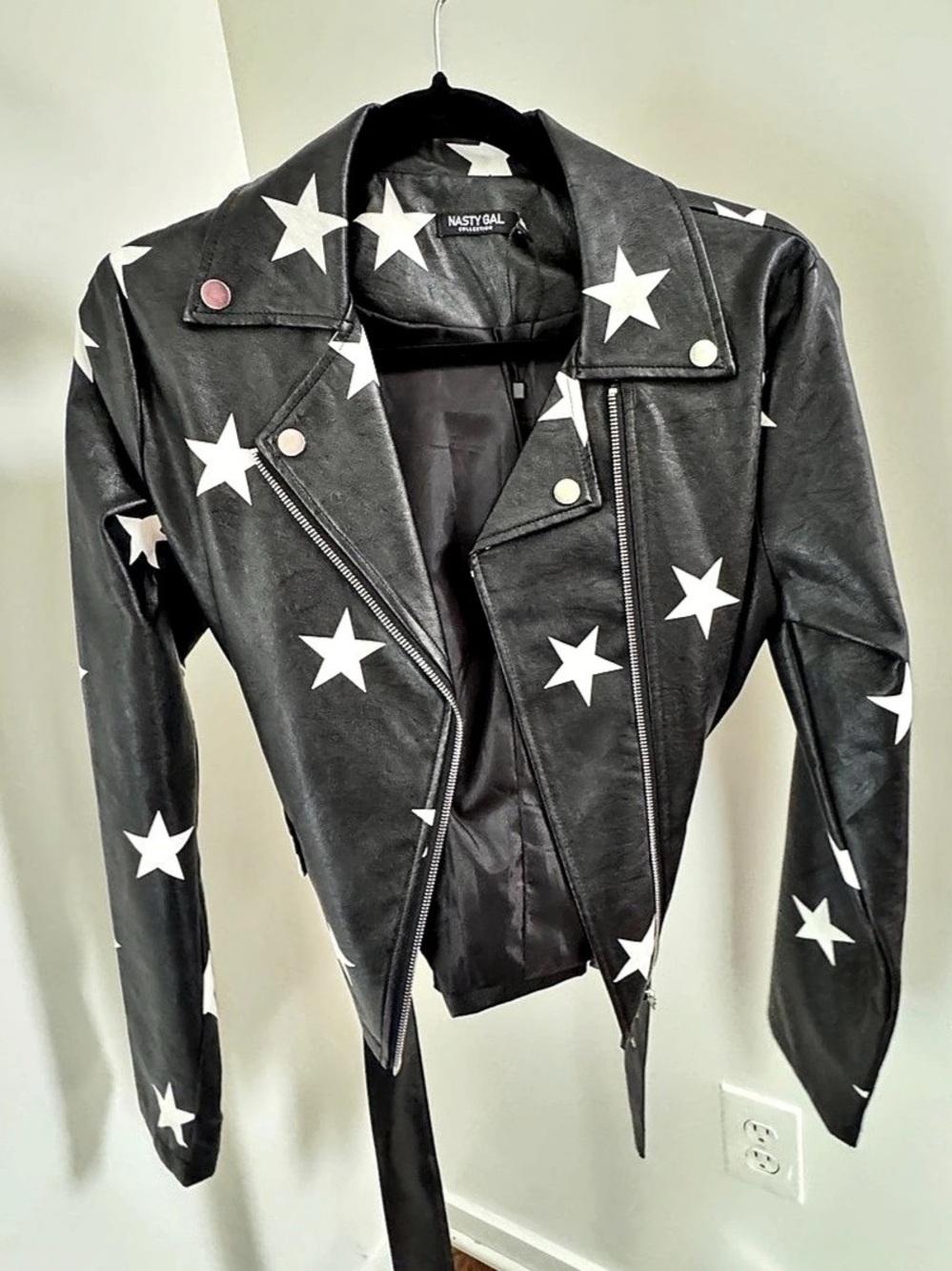 Nasty Gal Star Print Moto Jacket in Black & White - Picture 2 of 4